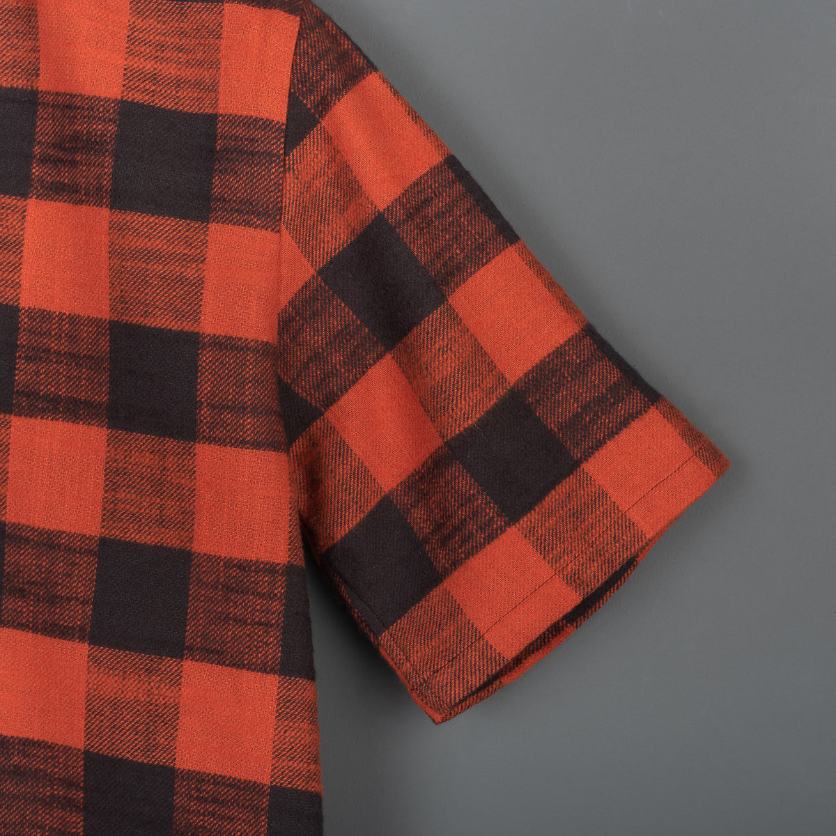 The 405 in Flannel (Short Sleeve) - Red/Black